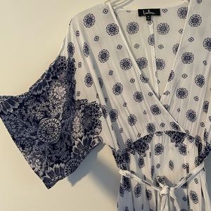 Lulus boho wrap maxi dress - blue white pattern